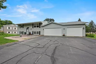 806 Cummings Ln, Saint Cloud, MN 56301 - Photo 1