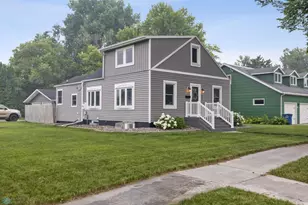 722 15th St N, Moorhead, MN 56560 - Photo 1