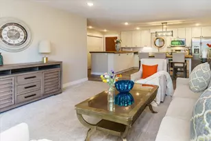 10501 Cedar Lake Rd, Minnetonka, MN 55305 - Photo 15