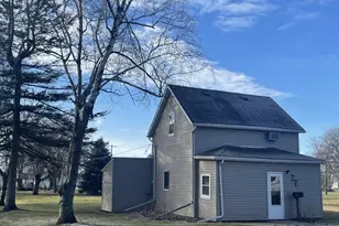 77 Morgan St, Tracy, MN 56175 - Photo 1