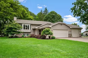 2520 Florida Ave N, Golden Valley, MN 55427 - Photo 3