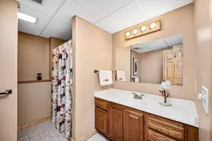 2520 Florida Ave N, Golden Valley, MN 55427 - Photo 25