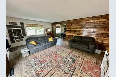 507 6th Street NE, Roseau, MN 56751 - Photo 9