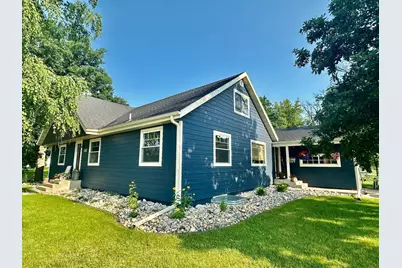 507 6th Street NE, Roseau, MN 56751 - Photo 1