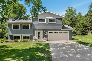 1308 Geneva Dr, Alexandria, MN 56308 - Photo 1