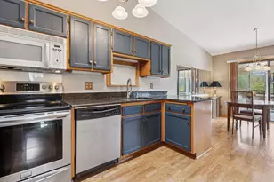 6840 Thames Rd, Woodbury, MN 55125 - Photo 13