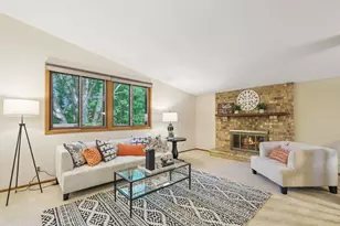 12405 Cockspur Ct, Eden Prairie, MN 55347 - Photo 7