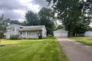 18606 Riverwood Dr, Little Falls, MN 56345 - Photo 5