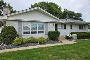 3218 Thurber Rd, Brooklyn Center, MN 55429 - Photo 1