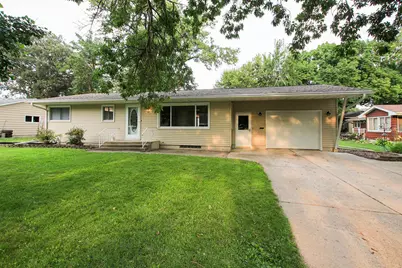 415 Fischer Street SW, Hutchinson, MN 55350 - Photo 1