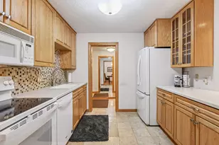 7250 Lewis Ridge Pkwy, Edina, MN 55439 - Photo 13