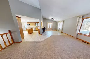 2210 9th Ave SE, Willmar, MN 56201 - Photo 9