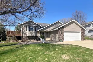 2210 9th Ave SE, Willmar, MN 56201 - Photo 3