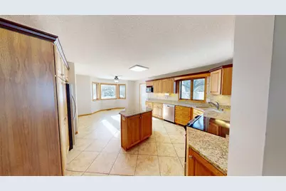 2210 9th Avenue SE, Willmar, MN 56201 - Photo 15