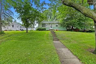 820 7th Ave E, Shakopee, MN 55379 - Photo 1