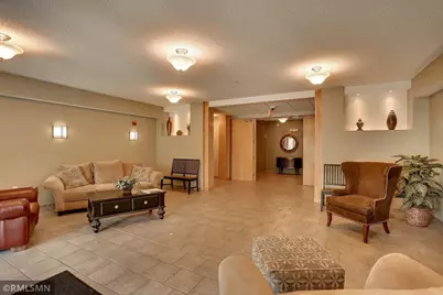 619 8th Street SE #103, Minneapolis, MN 55414 - Photo 3