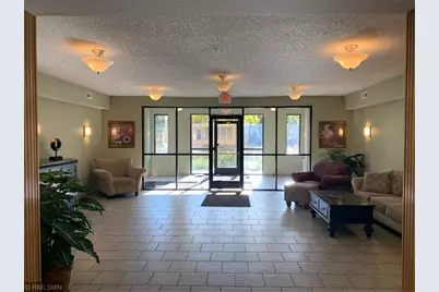 619 8th Street SE #103, Minneapolis, MN 55414 - Photo 5