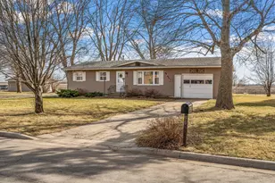 90 10th St SE, Wells, MN 56097 - Photo 1