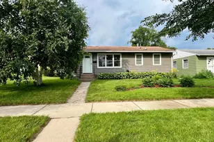 117 S Oregon Ave, Morris, MN 56267 - Photo 1
