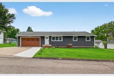 318 10th Street E, Wabasha, MN 55981 - Photo 1