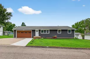 318 10th Street E, Wabasha, MN 55981 - Photo 1