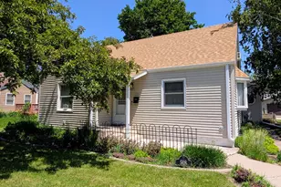 918 N 3rd St, Montevideo, MN 56265 - Photo 1