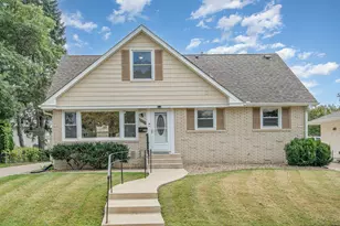 2250 Edgebrook Ave, Saint Paul, MN 55119 - Photo 1