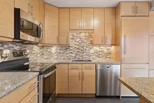 78 10th St E, Saint Paul, MN 55101 - Photo 1