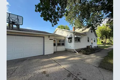 103 Arnold Avenue N, Thief River Falls, MN 56701 - Photo 1