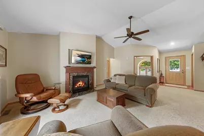 554 Karmil Place, Gaylord, MN 55334 - Photo 5