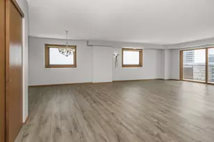 66 9th St E, Saint Paul, MN 55101 - Photo 5