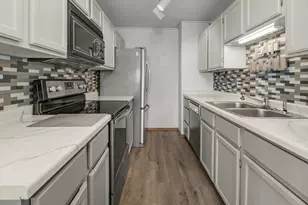 66 9th St E, Saint Paul, MN 55101 - Photo 9