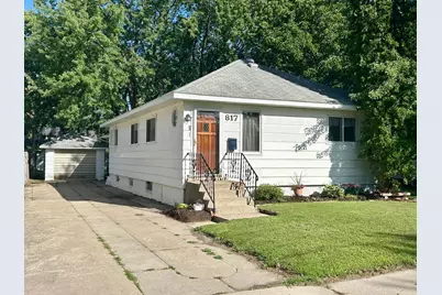 817 1st Street SW, Wadena, MN 56482 - Photo 1