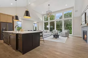 2682 Lakeview Ct, Little Canada, MN 55117 - Photo 9