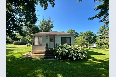 1040 1st Avenue NE, Glenwood, MN 56334 - Photo 1