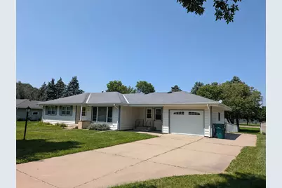 209 Hillcrest Way, Le Sueur, MN 56058 - Photo 1