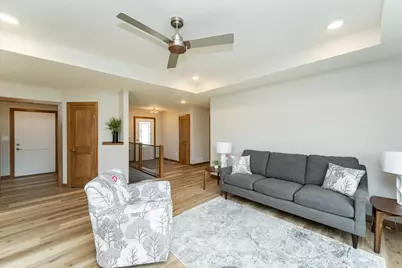 1309 18th Street NE, Austin, MN 55912 - Photo 3