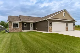 1309 18th St NE, Austin, MN 55912 - Photo 27