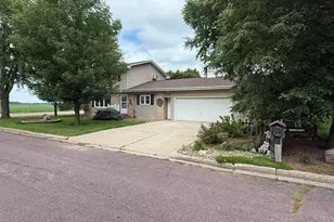 1134 10th St, Westbrook, MN 56183 - Photo 3