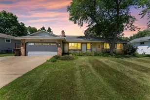 8844 75th St S, Cottage Grove, MN 55016 - Photo 1