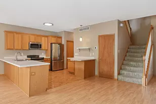 7525 5th St N, Oakdale, MN 55128 - Photo 9