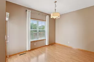 7525 5th St N, Oakdale, MN 55128 - Photo 17