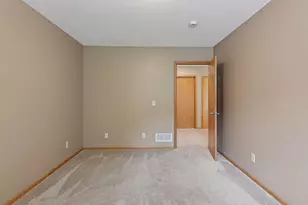 7525 5th St N, Oakdale, MN 55128 - Photo 33