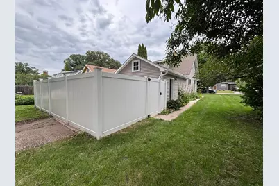 335 Crocker Avenue N, Thief River Falls, MN 56701 - Photo 3