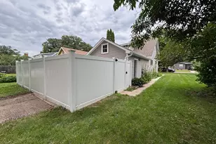 335 Crocker Ave N, Thief River Falls, MN 56701 - Photo 3