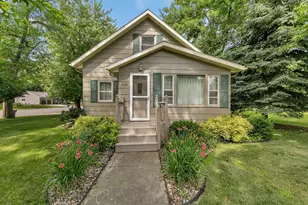 460 S 8th St, Bird Island, MN 55310 - Photo 1