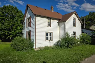 108 4th Ave E, Shakopee, MN 55379 - Photo 1
