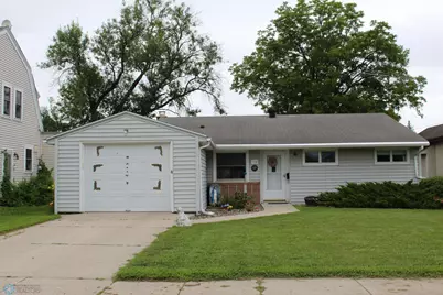 718 6th Street N, Wahpeton,  58075 - Photo 1