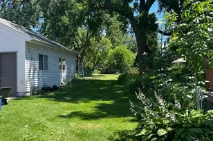 1856 Flandrau St, Maplewood, MN 55109 - Photo 5