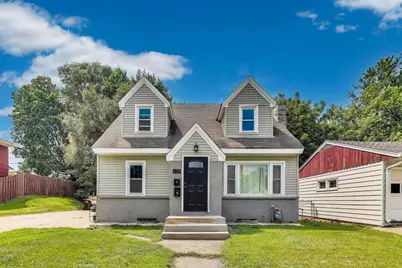 225 11th Avenue N, South Saint Paul, MN 55075 - Photo 1